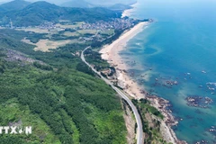 总理要求加快沿海公路系统建设进度。图自越通社