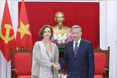 越共中央总书记苏林会见联合国教科文组织总干事