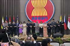 东盟国家领导人合影。图自越通社