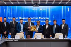 双方代表合影。图自越通社