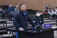九层公寓楼房东严光明因涉嫌“违反消防规定罪”被河内市人民检察院提起公诉。图自越通社