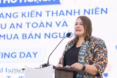 国际移民组织（IOM）驻越南代表团团长肯德拉·里纳斯发表讲话。图自越通社