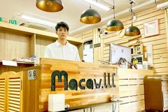 书店老板吴玉庆。图自西宫解放报