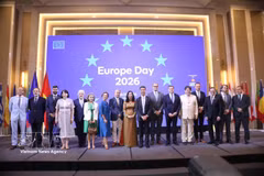 出席活动的各位代表。图自越通社