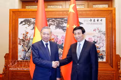 越共中央总书记、国家主席苏林会见中国全国政协主席王沪宁。图自越通社