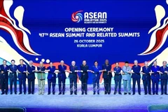 出席第47届东盟及相关会议的与会代表合影。图自越通社