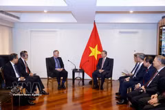 越共中央总书记、国家主席苏林会见澳大利亚部分企业领导