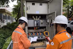 北部电力公司建议民众和企业安全、节约用电，特别是在12时至15时以及20时30分至24时的高峰时段。图自越通社
