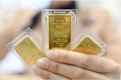 截至越南时间10月24日0时48分，现货黄金价格上涨1%至4132.76美元/盎司。图自越通社
