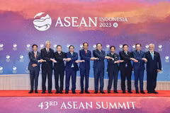 附图：出席第43届东盟峰会的东盟各国领导人合影。图自互联网