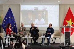 演讲者讨论。图自越通社