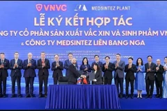 签署仪式现场。图自互联网
