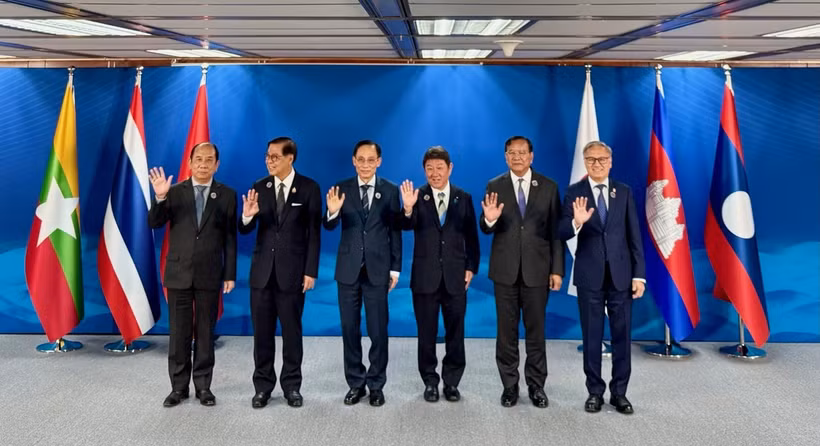 湄公河—日本外长重申以共创精神巩固伙伴关系。越南外交部供图
