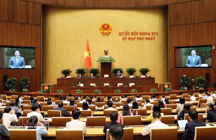 国会副主席阮克定主持会议。图自越通社