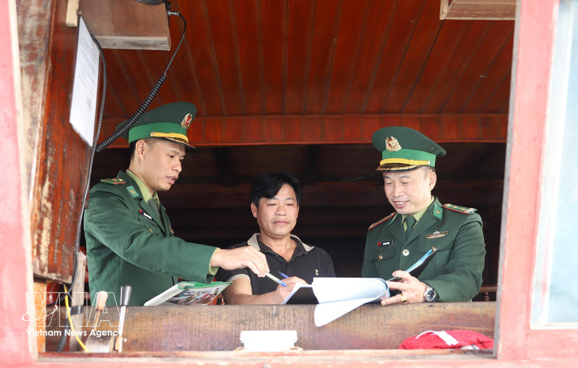 乂安省渔民签署不非法捕捞海产品承诺书。图自越通社