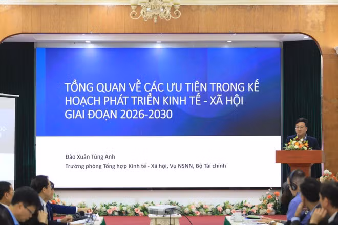 越南财政部国家预算司代表陶春松英在研讨会上发表讲话。图自越通社