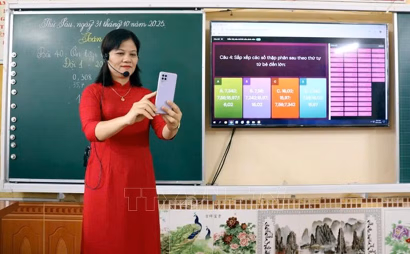 将人工智能引入校园。图自越通社