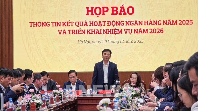 越南国家银行副行长范清河在会议上发表讲话。图自越通社