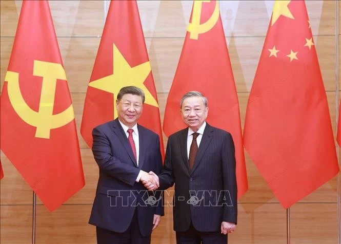 中共中央总书记、国家主席习近平2025年4月对越南进行的国事访问，有助于夯实越中两国战略互信。图自越通社