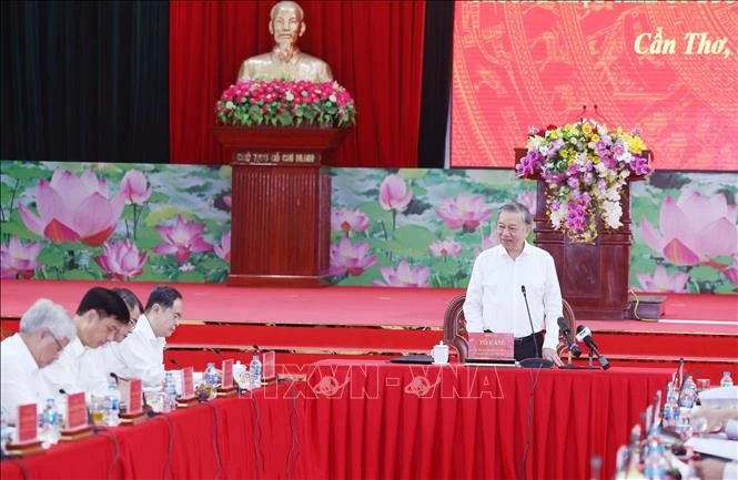 越共中央总书记苏林在会议上发言。图自越通社