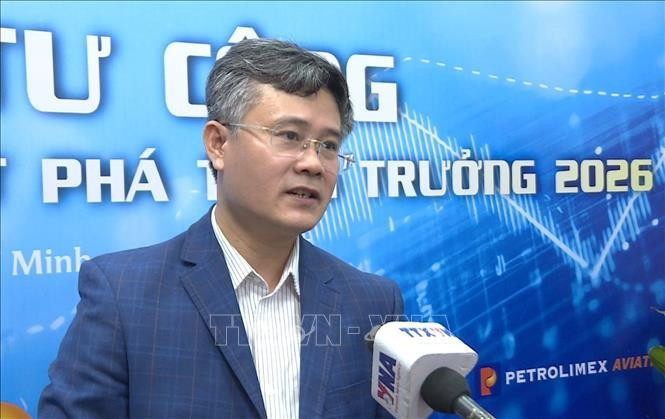 富布莱特公共政策与管理学院讲师杜天英俊博士。 图自越通社