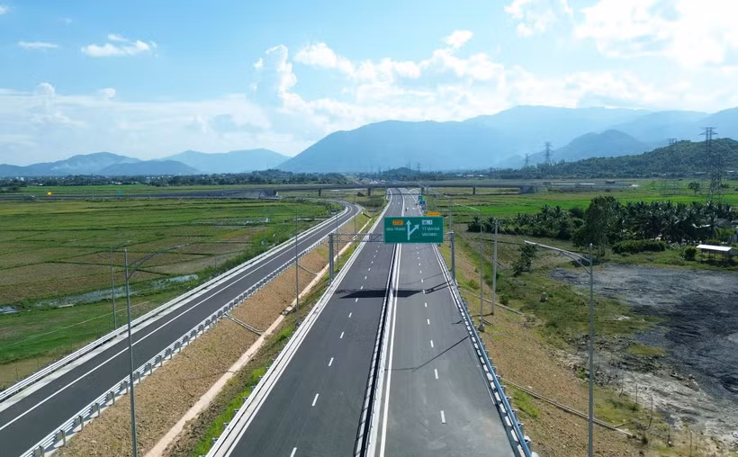 2021-2025年期间，越南已完成并投入运营的高速公路总长达1313公里，相当于过去近20年的总和。图自Vietnam+