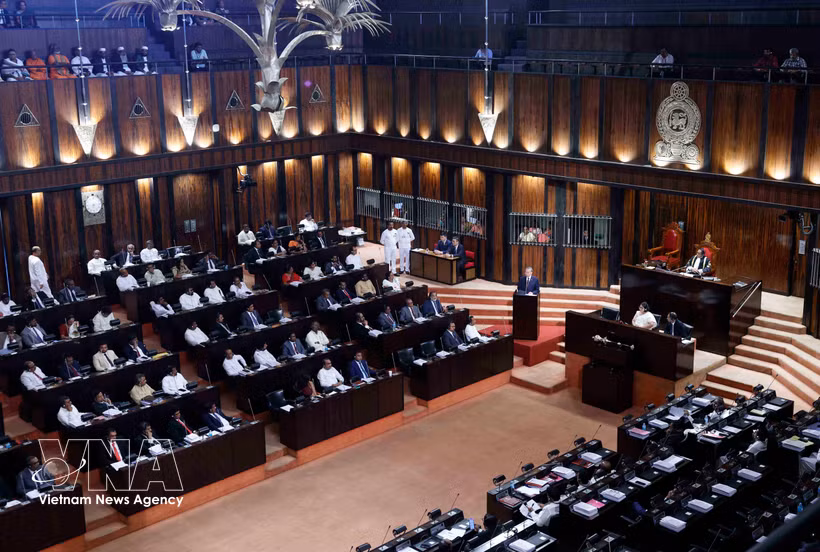 越共中央总书记、国家主席苏林在斯里兰卡议会发表演讲。图自越通社