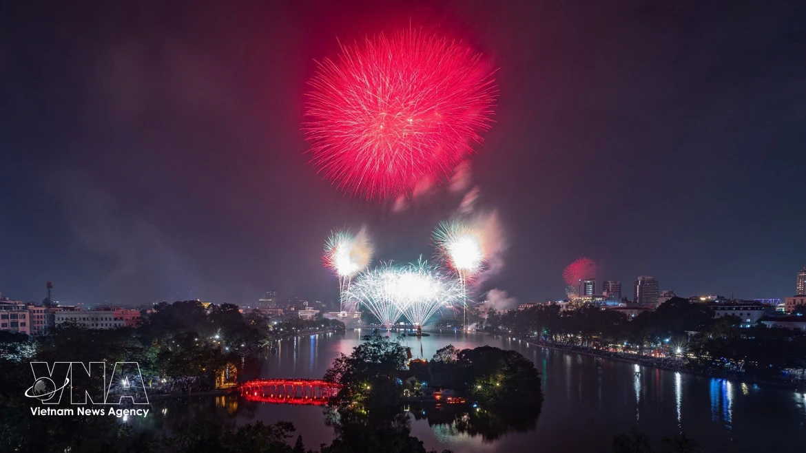 2026丙午年春节河内烟花璀璨绽放
