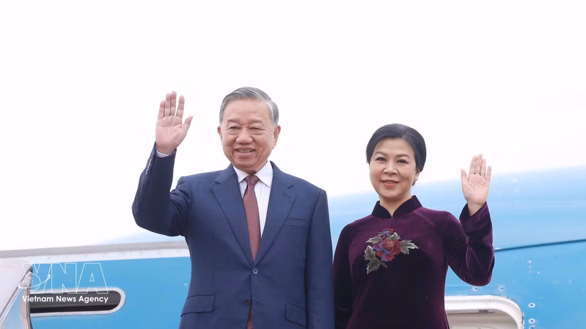 越共中央总书记、国家主席苏林偕夫人抵达北京，开始对中国进行国事访问