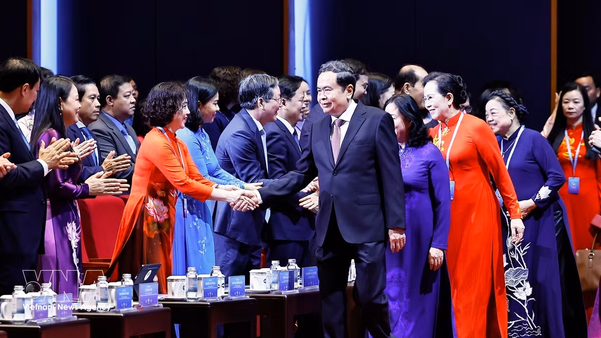 越南第十四次全国妇女代表大会隆重开幕 