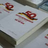 纪念文集《德越关系50周年：过去、现在与未来的伙伴》。越德大学供图