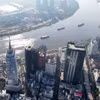 胡志明市中心沿西贡河的金融大楼。图自越通社