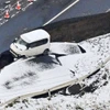 2025年12月9日，日本东北青森县一段道路在地震后受损。图自越通社