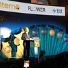 越南驻德国大使阮得成在颁奖典礼上发表讲话。图自越通社