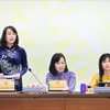 国会财政经济委员会专职代表范氏红燕回答记者提问 图自《人民代表报》