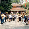 国际游客参观富寿省旅游景点。图自越通社