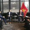 越南政府常务副总理阮和平会见恒星发展基金会主席何塞·费尔南德斯·达蓬特（José Fernández da Ponte）。图自越通社