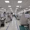 岘港高科技园区EMS中南工厂利用SMT技术的电子设备生产线。图自越通社