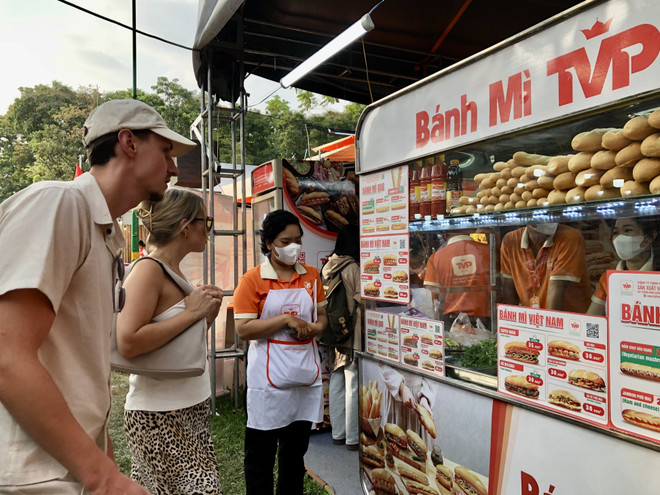 2025年第三届越南面包节。图自越通社 al-le-hoi-banh-mi-viet-nam-lan-thu-3-nam-2025-7926268-1.jpg