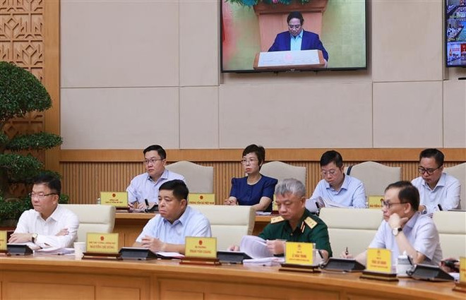 参会代表。图自越通社 vna-potal-thu-tuong-chu-tri-phien-hop-chinh-phu-thuong-ky-thang-9-nam-2025-8317869.jpg
