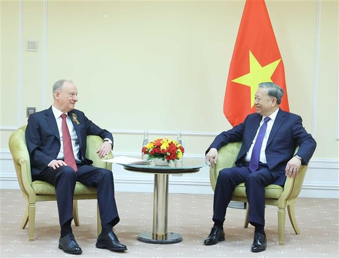苏林总书记会见俄罗斯海事委员会主席尼古拉·帕特鲁舍夫。图自越通社 to-lam-tiep-nguyen-thu-ky-hoi-dong-an-ninh-nga-patrushev-8025462.jpg