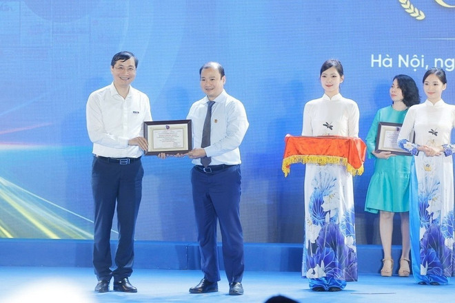 越通社新闻网VietnamPlus荣获“令人印象深刻的新闻产品”一等奖。图自越通社 2106-hoi-bao-toan-quoc-9.jpg