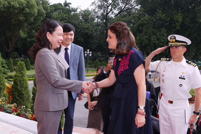 越南国家副主席武氏映春会见厄瓜多尔副总统。图自越通社 vna-potal-pho-chu-tich-nuoc-vo-thi-anh-xuan-tiep-pho-tong-thong-ecuador-8366243.jpg
