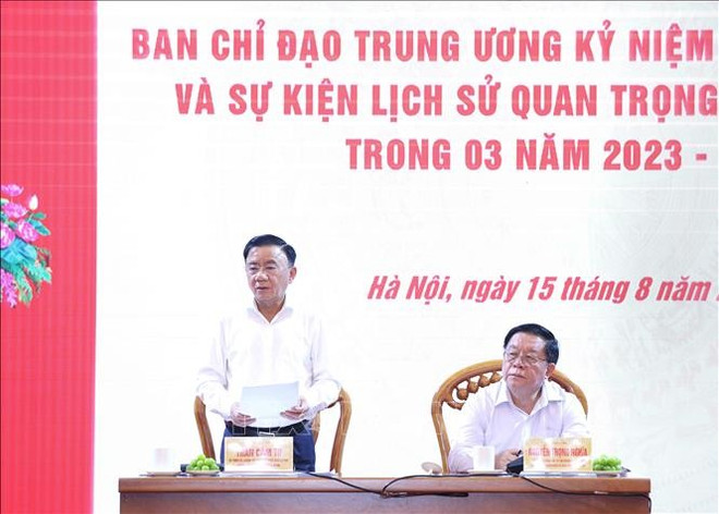 中央书记处常务书记陈锦绣发言。图自越通社 hop-ban-chi-dao.jpg