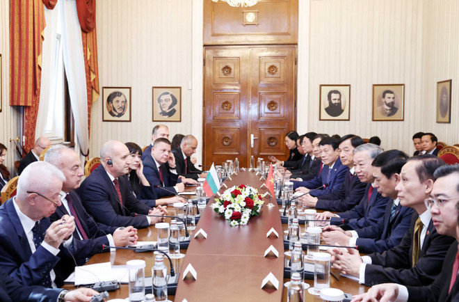 会谈现场。图自越通社 vna-potal-tong-bi-thu-to-lam-va-tong-thong-bulgaria-hoi-dam-8357497.jpg