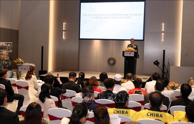 研讨会现场。图自越通社 huc-day-hop-tac-du-lich-viet-nam-nhat-ban-tai-da-nang-stand.jpg