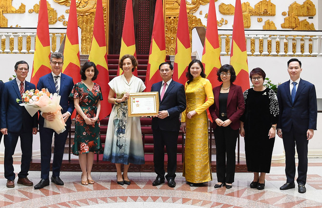 双方代表合影。图自越通社 unesco-dpm2.jpg