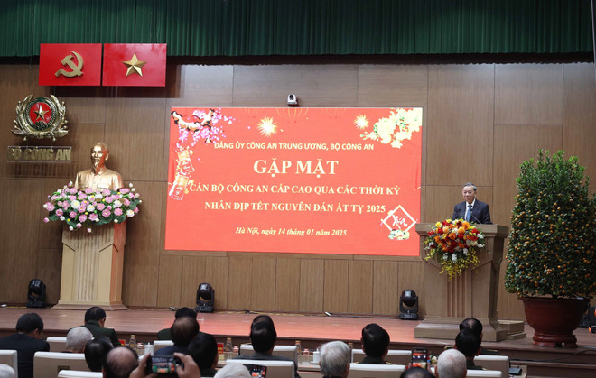 tong-bi-thu-to-lam-du-gap-mat-can-bo-cong-an-cap-cao-qua-cac-thoi-ky-7806736.jpg