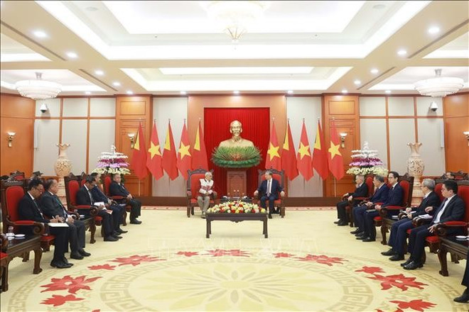 ong-bi-thu-to-lam-tiep-tong-thong-timor-leste-stand.jpg