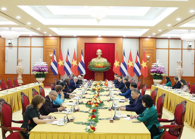 会见现场。图自越通社 vna-potal-tong-bi-thu-tiep-chu-tich-quoc-hoi-chu-tich-hoi-dong-nha-nuoc-cuba-esteban-lazo-hernandez-8310154.jpg